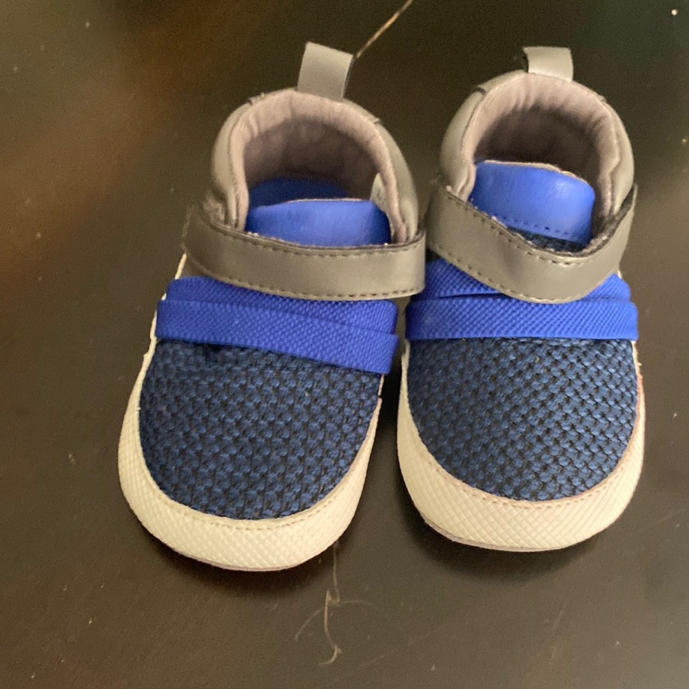 Crawling shoes